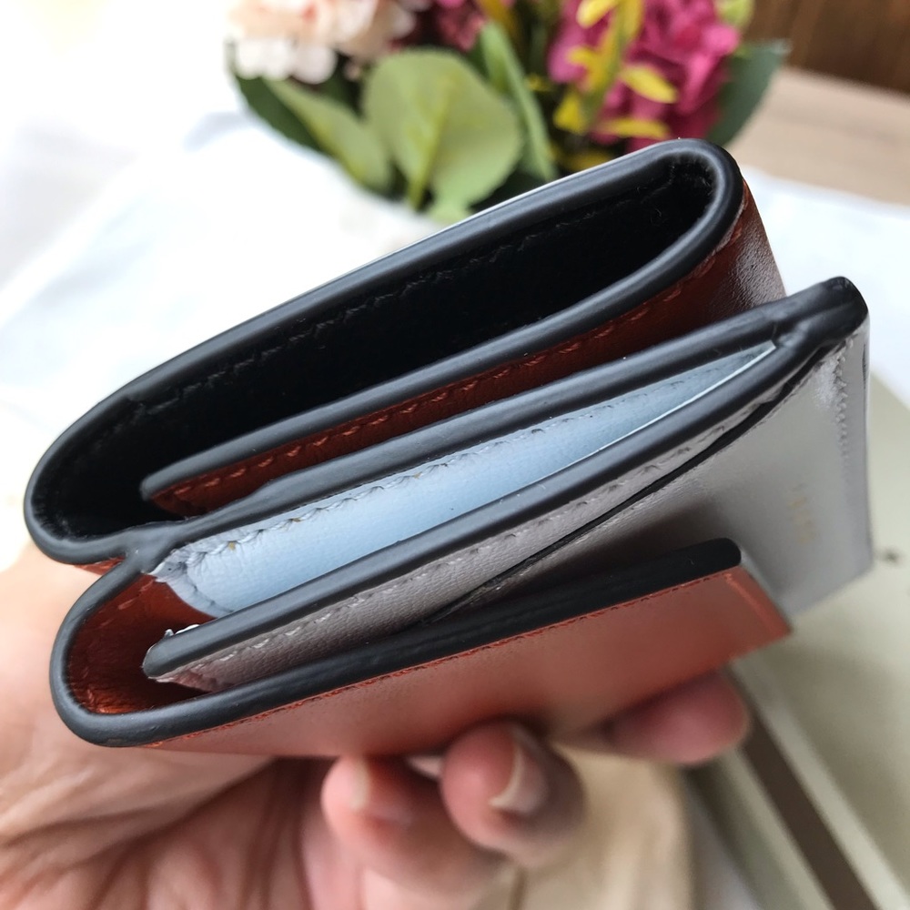 💯 Authentic MARNI compact wallet with complete inclusion - Picture 13 of 17